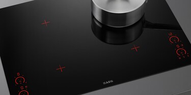 Piano cottura a induzione MaxiSense Pure di AEG