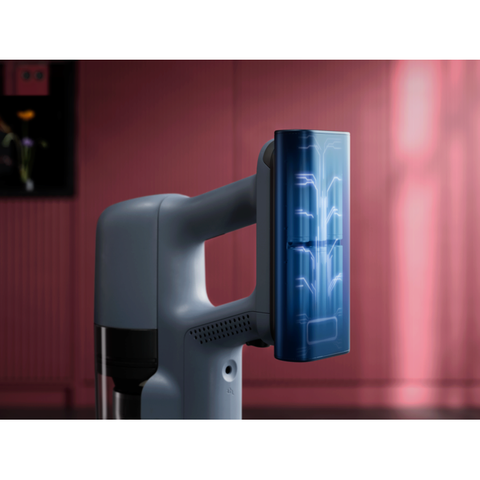 Charge on the handle – rechargeable battery with intelligent overcharge protection