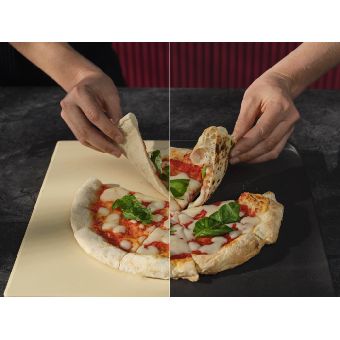 Pizza Expert function and tray for golden crusts with tall edges.