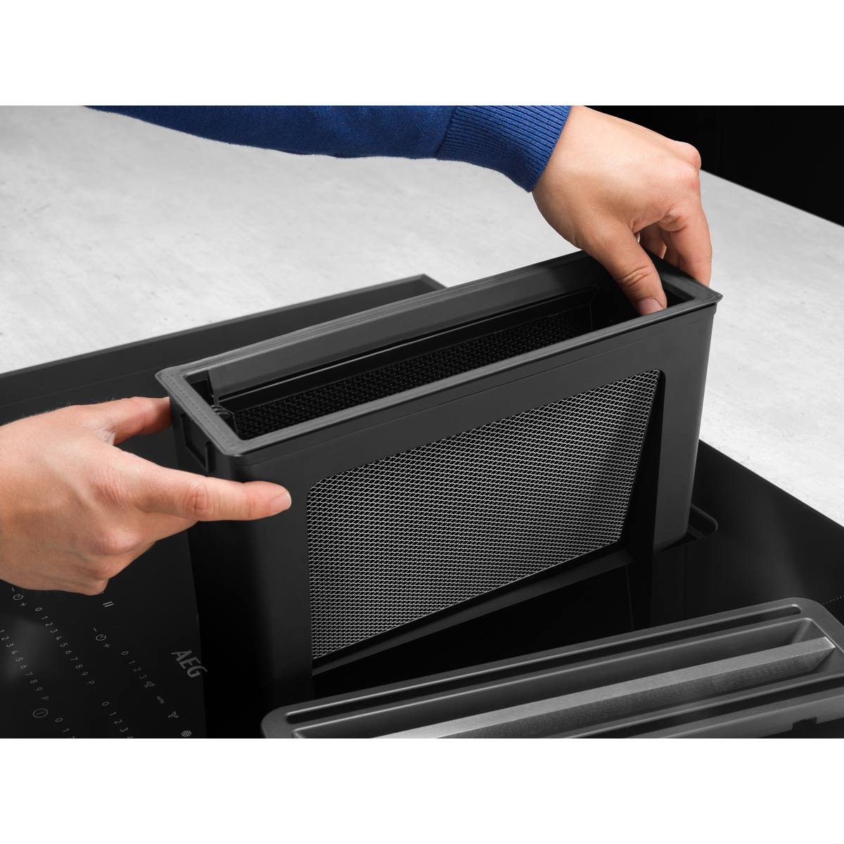 AEG - Piani con cappa integrata - CCE84773CB