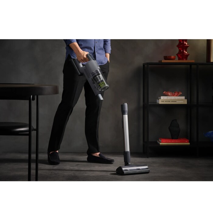 Switch to handheld with ease – the main unit stands on its own