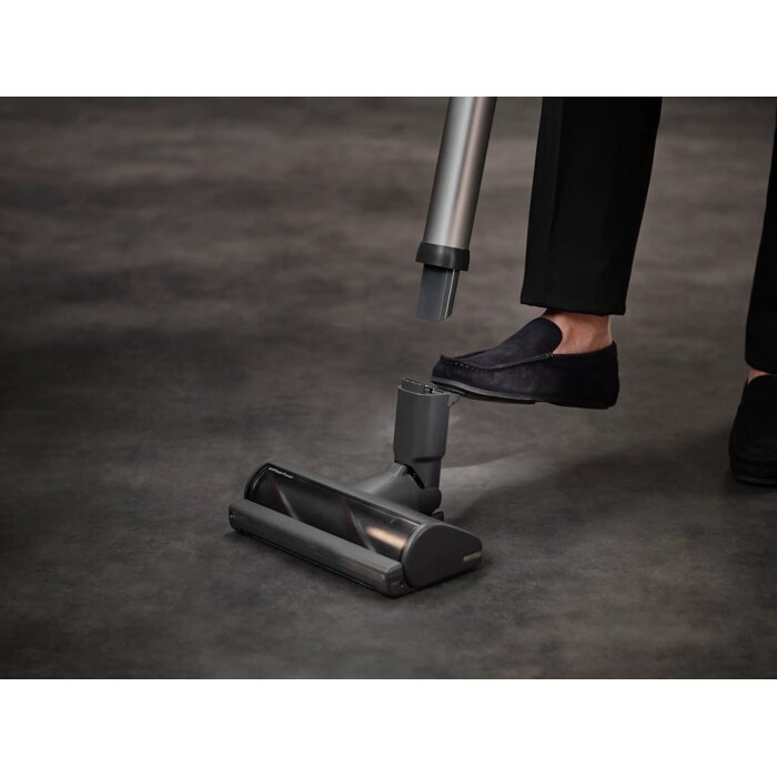 Switch nozzles in seconds. No bending, just use the foot release