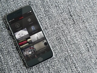 La sezione dedicata al bucato dell'app My AEG su uno smartphone