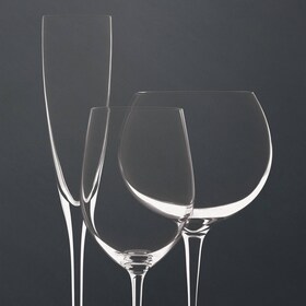 L'interno di una lavastoviglie ProClean in una cucina elegante