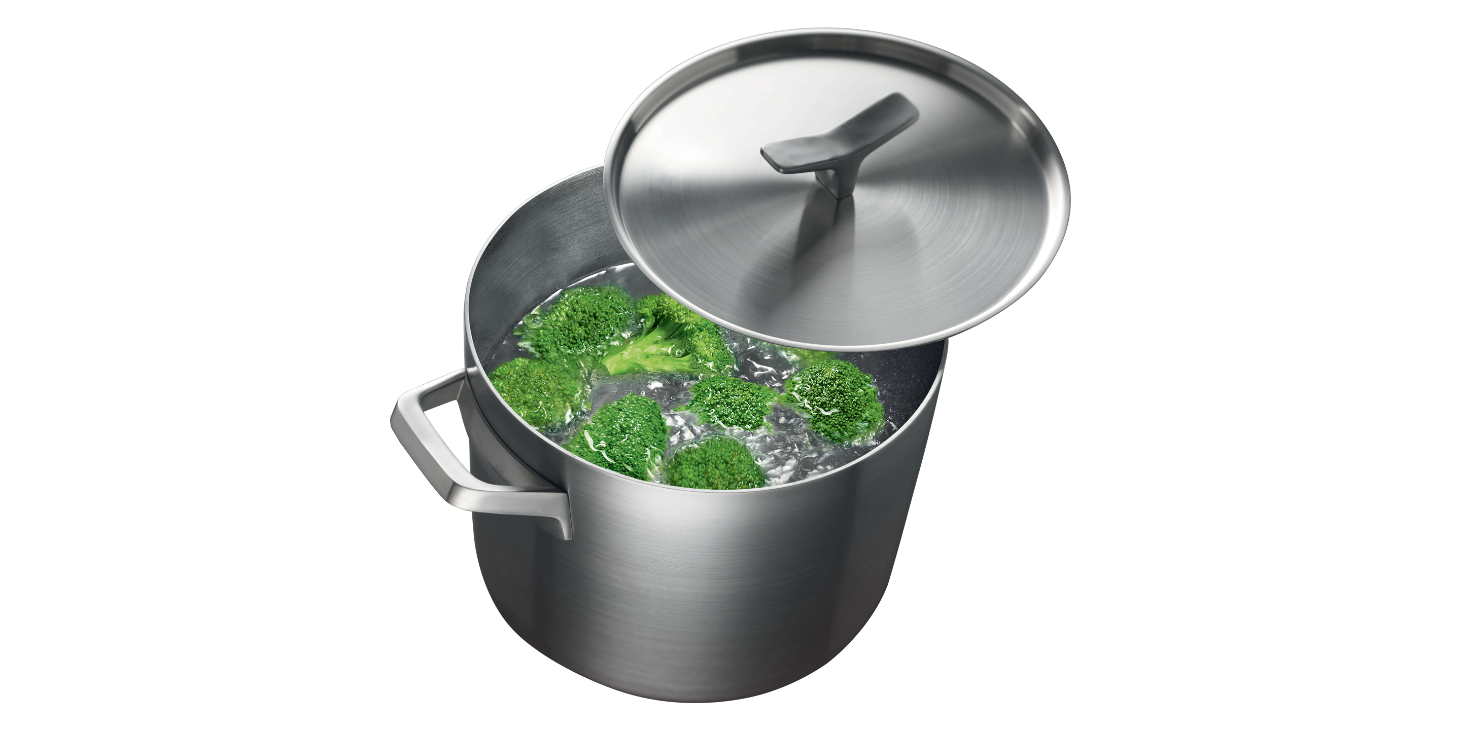 Broccoli in ebollizione nel pentolone della Mastery Collection