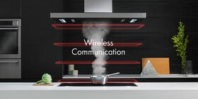 Un piano cottura comunica in modalità wireless con una cappa per cucina grazie a hob2hood di AEG