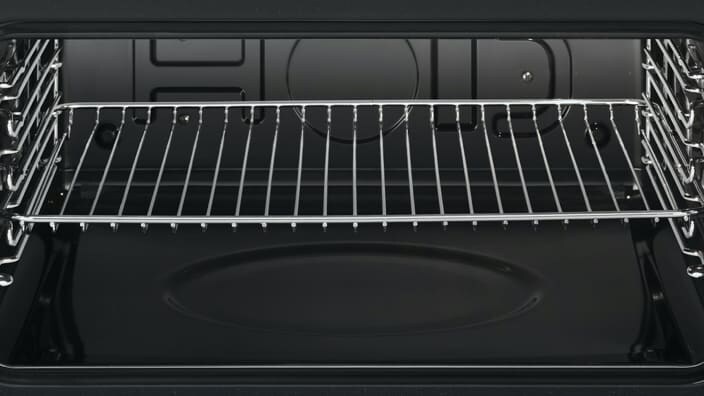 Questo forno ha una capacità compresa tra 40 e 70 litri.
