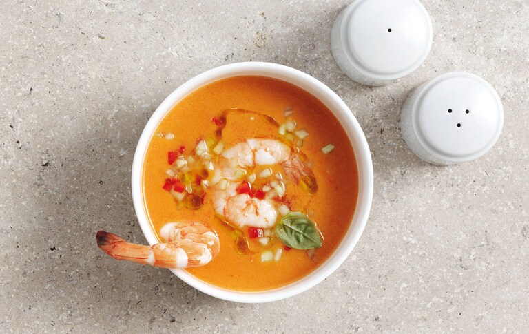 Gazpacho con gamberoni cotti a vapore